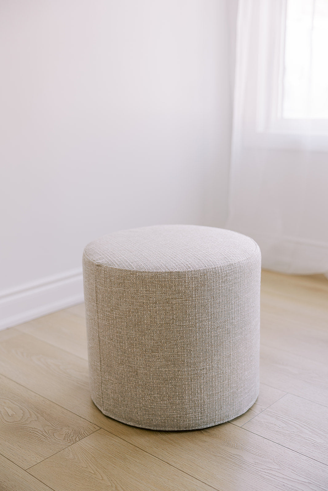 Round Ottoman - 16"x18"x18"